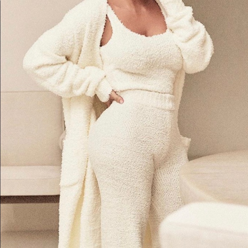 Skims cozy (3 piece all size small)